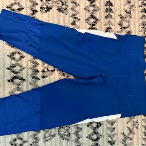 Nike Womens running crop pant